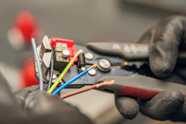 Best Commercial Electrician Services  in Leisure City, FL
